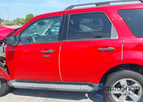 2009 Ford Escape Xlt z USA, uszkodzony, nr VIN 1FMCU03739KA81065